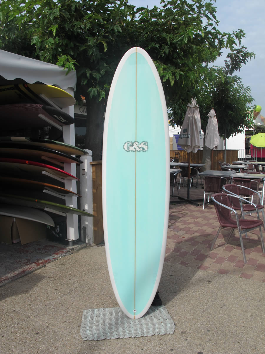GORDON & SMITH Egg surfboard. Classic boards de shapers Californiens